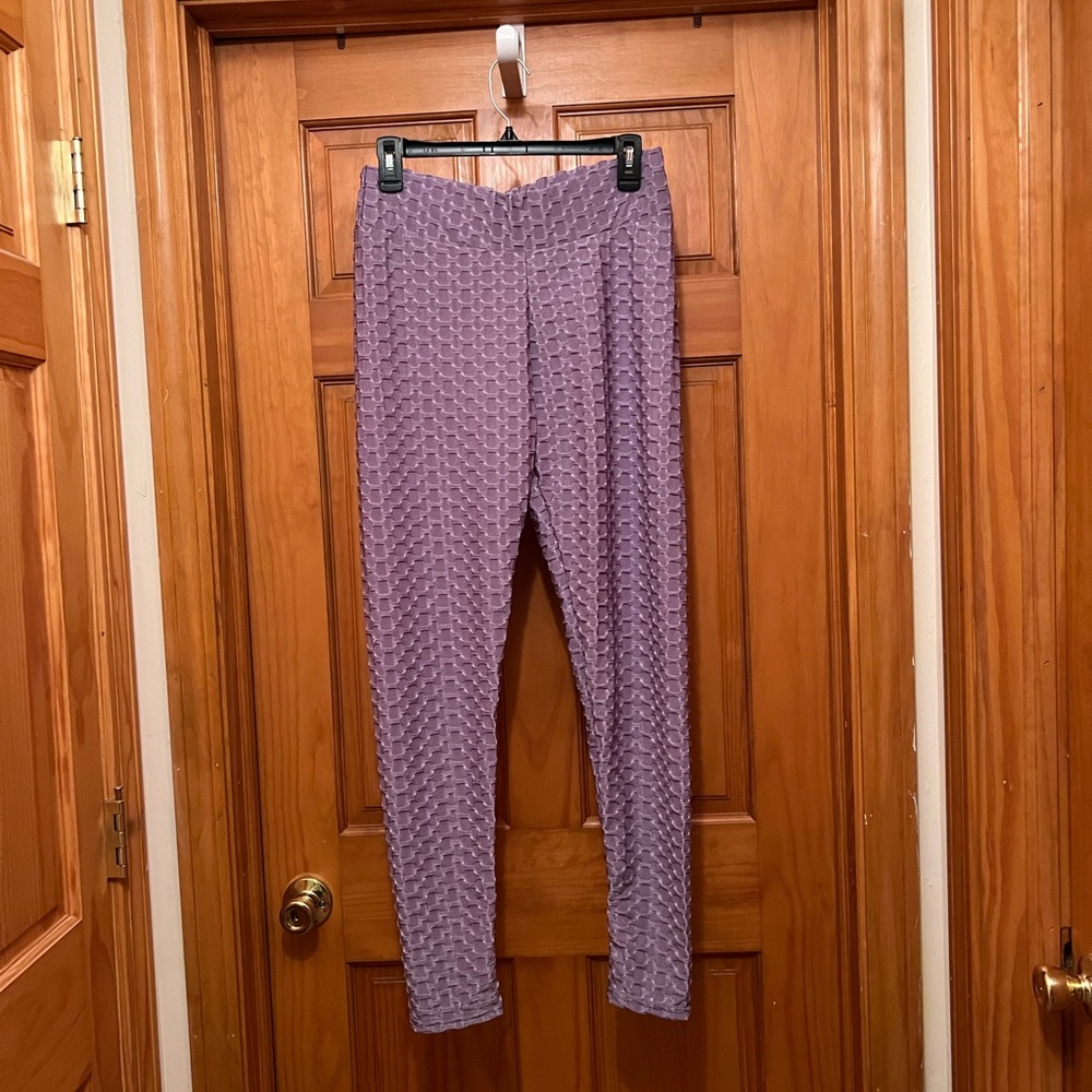 NWT women’s  XL AQSport Purple Tiktok Leggings